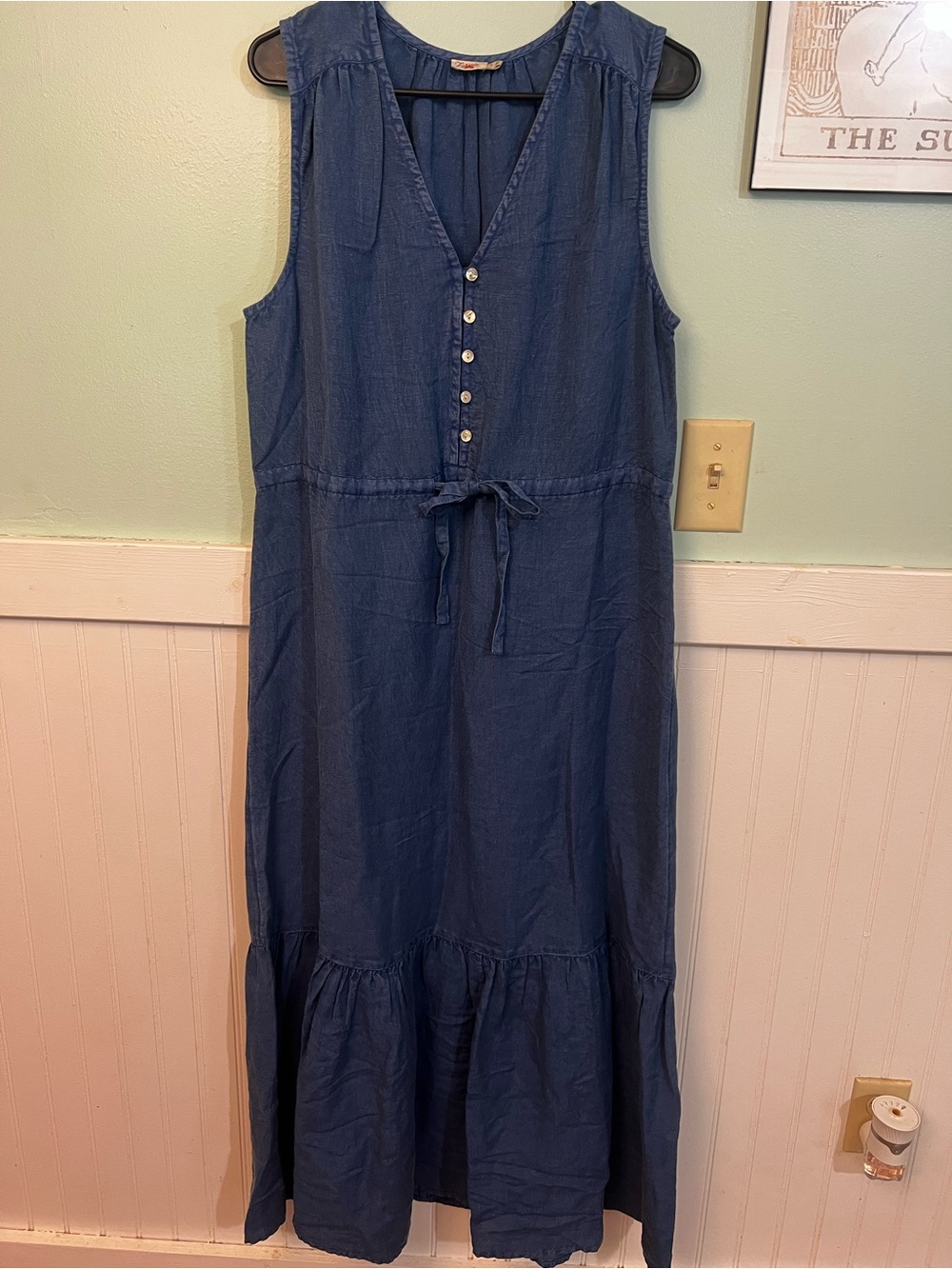 Faherty women’s Blue Chambray Maxi Dress with Tie Waist size large